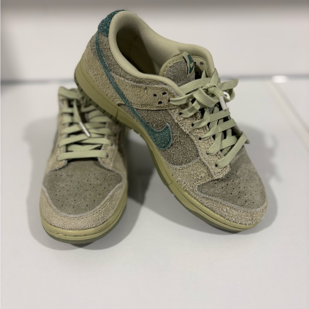 Nike Low Dunks Olive Aura Sz 7.5